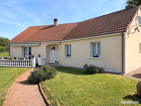 coup de coeur : maison de plain-pied avec piscine dans un quartier calme