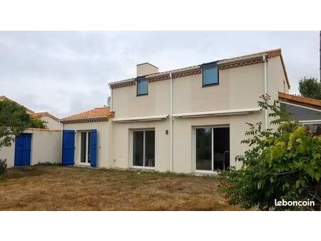 maison à st luce/loire