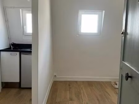 studio à louer de 16m2   parc monceau 75008