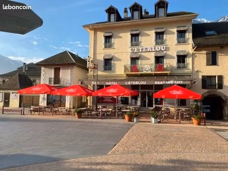 hotel/bar/restaurant la chambre