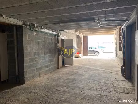 entrepôt  atelier 168 m² nantes