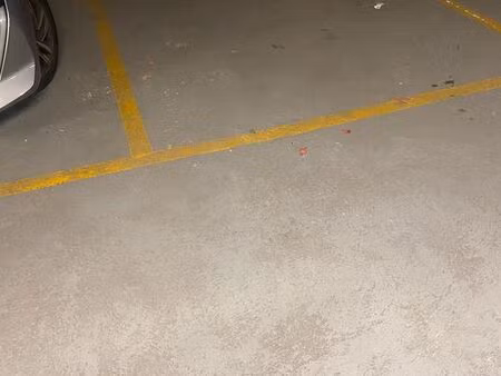 parking angle carrefour raspail et sèvres