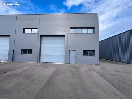 beau local d'activité 400 m2 indépendant sécurisé sur foncier clos de 900 m2