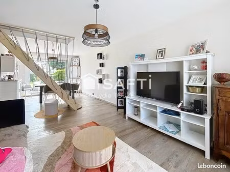 propriété 3 pièces 84 m²