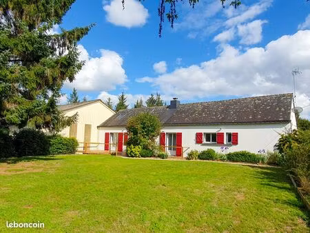 longère avec quatre chambres  grand jardin  terrain supplémentaire et grand hangar - au bo