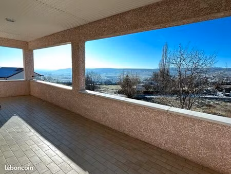 à 7 minutes d'issoire  maison 6 pièces avec terrain