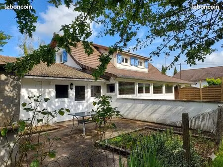 maison de 216 m2 avec son garage double à sougy sur loire a 5 mn de decize 2h au sud de pa