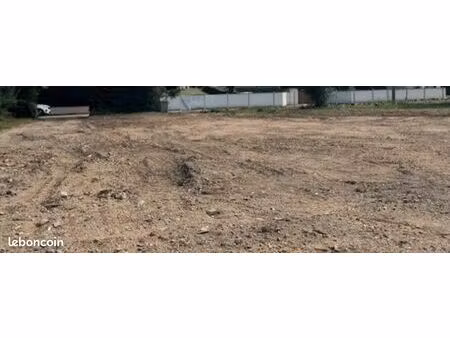 terrain 1100 m2