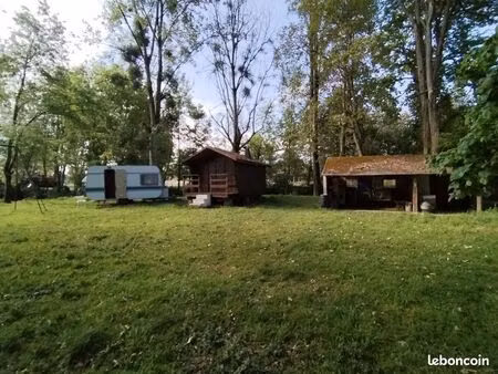 terrain de loisir avec chalet