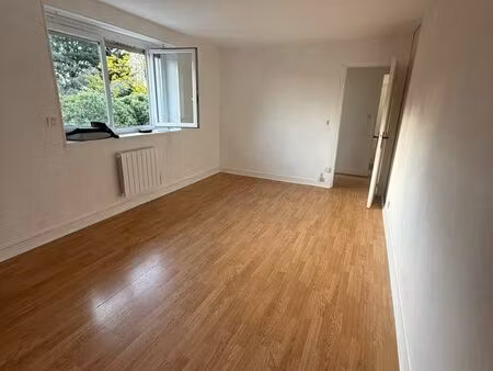 location studio 30m2 avec place de parking