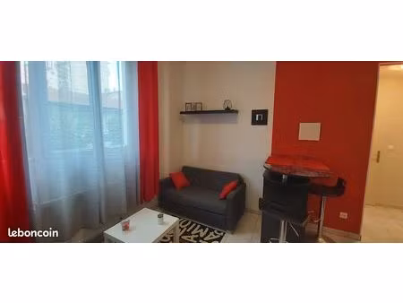 appartement meuble  2 pieces  bld joseph vallier