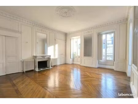 bureaux 130 m²