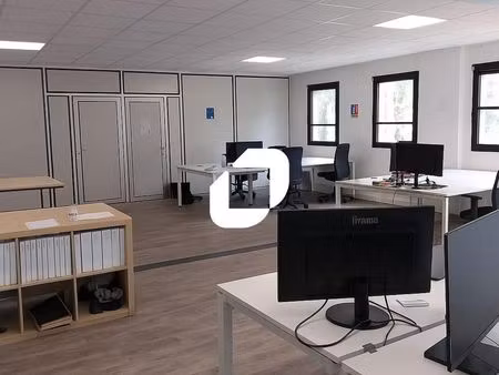 bureau 272 m²