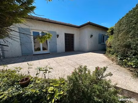 maison 6 pièces 3 chambres jardin et garages