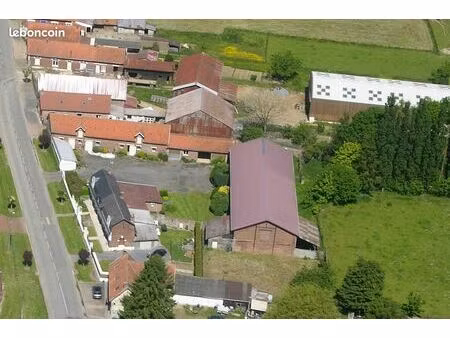 corps de ferme atypique avec habitation de 133 m²à vendre sur 5350m²