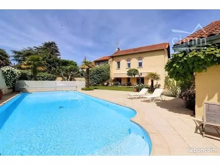 maison 6 pièces 182 m²