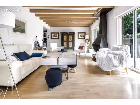 maison 6 pièces 151 m²