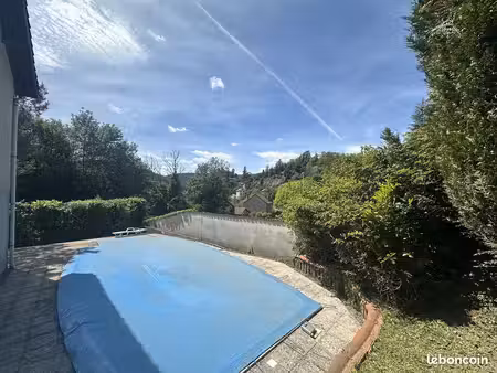 propriété 6 pièces 147 m²