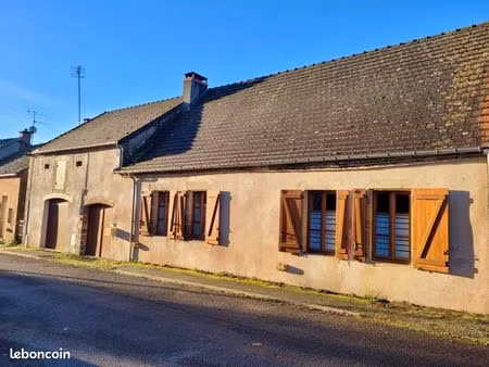 location maison de village