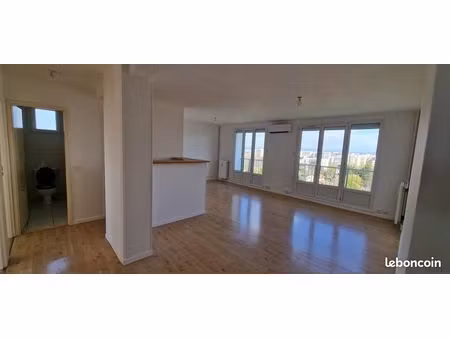 décines-charpieu – t3 79 m² – rénové – ascenseur – balcon – parking – cave – résidence séc