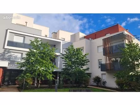 beau t3 61 7 m² + grand balcon 11 m² — cervonnex (74160) — box + place ext