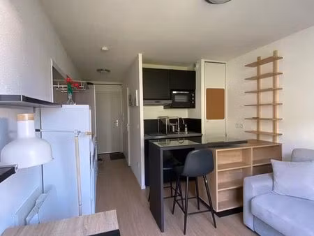 location studio meublé