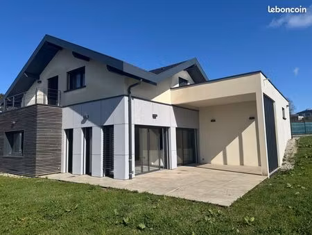 villa 5 pièces 167 m²