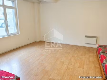 immeuble 15 pièces 158 m²