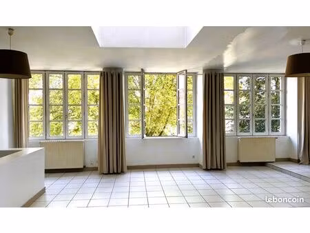 loft f4 ( type maison de ville ) + parking