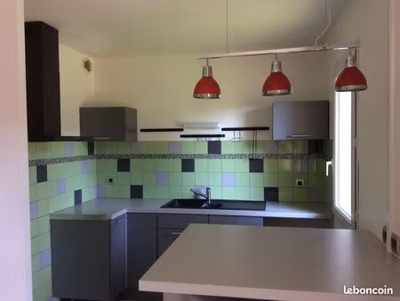 location appartement t2 lons 64140 550 euros + (40 euros de charges)