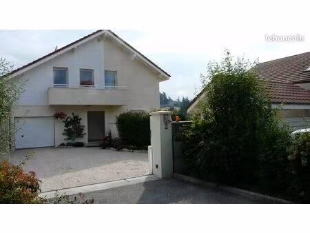 location t3 à st nazaire les eymes