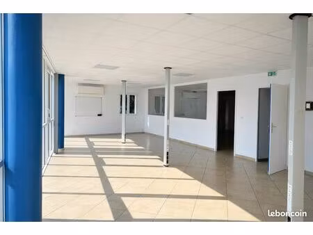 bureau 84 m²