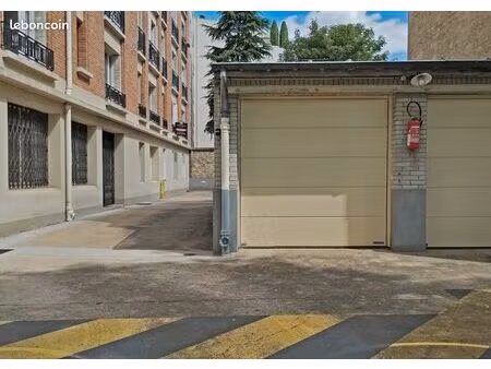 garage box sécurisé rdc plain-pied