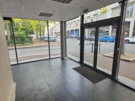 local commercial 50 m²