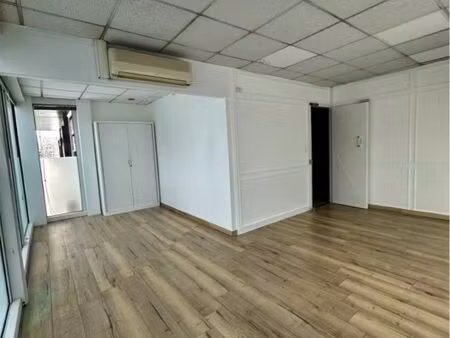 bureau / local commercial à louer
