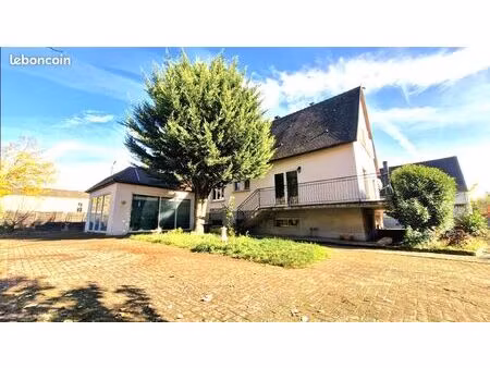 vignoble - maison de 210m² sur 7 12 ares – a renover