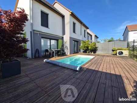 maison 5 pièces 102 m²