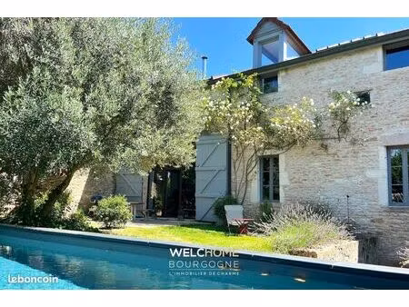 propriété 7 pièces 215 m²