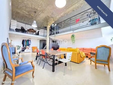 loft/atelier/surface 5 pièces 141 m²