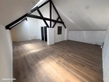 bureau de 72 m2 a louer