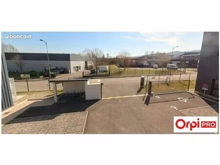 local d'activité 299 m²