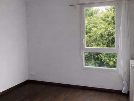 location chambre au pied du tram