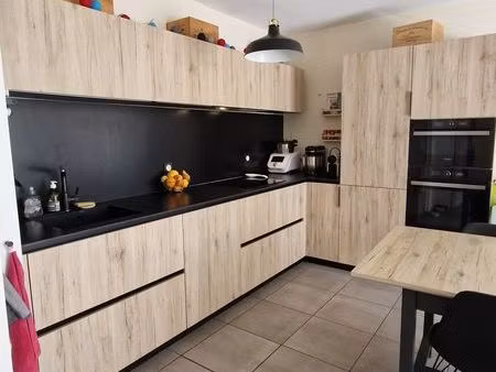 t3 récent - 60 42 m² - grand balcon  garage et résidence sécurisée