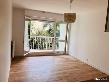 studio chatou 28 m2 + balcon + cave
