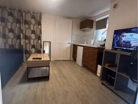 studio meublé refait récemment