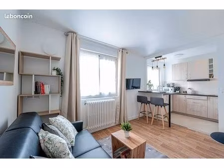 poissy gare. studio  26 m²  1er étage avec ascenseur