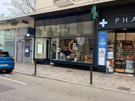 boutique 95 m² st germain en laye