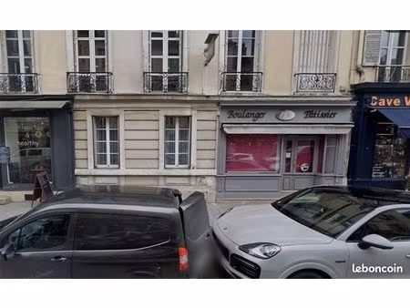 boutique 235 m² versailles