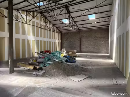 local industriel 170 m²
