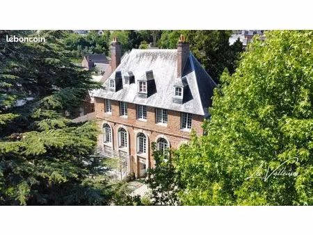 propriété 8 pièces 243 m²